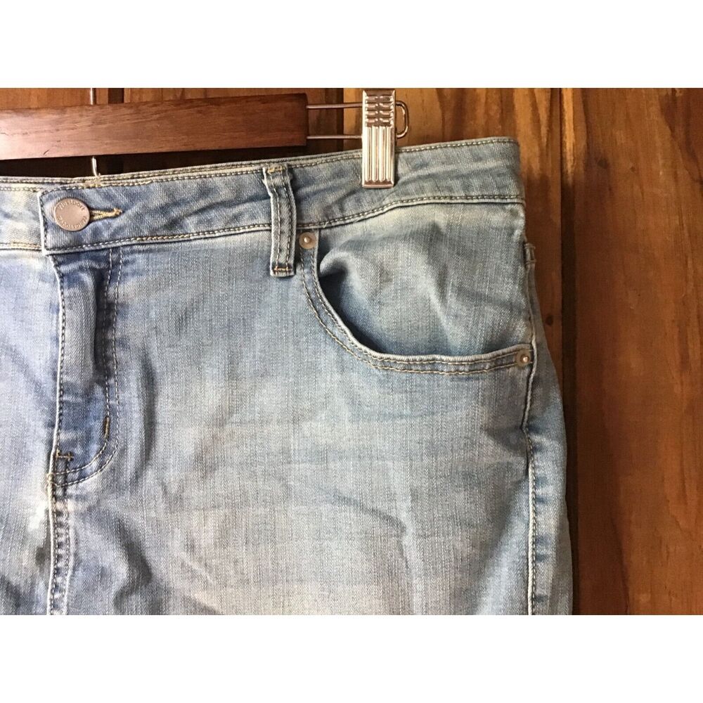 Westport Faded Blue Denim Skirt Size 16 Embroidered Floral Coastal Cowgirl - Picture 5 of 9